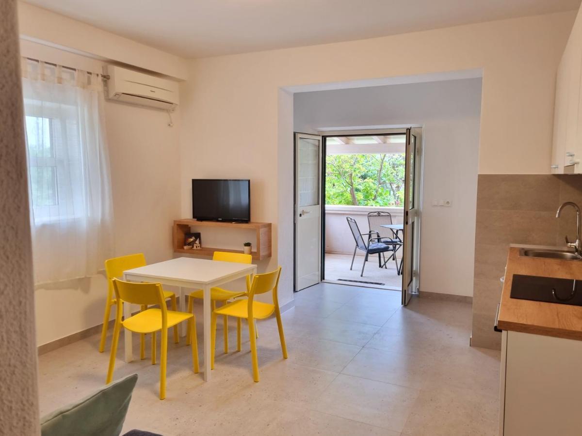Apartments Iskra Duće Extérieur photo