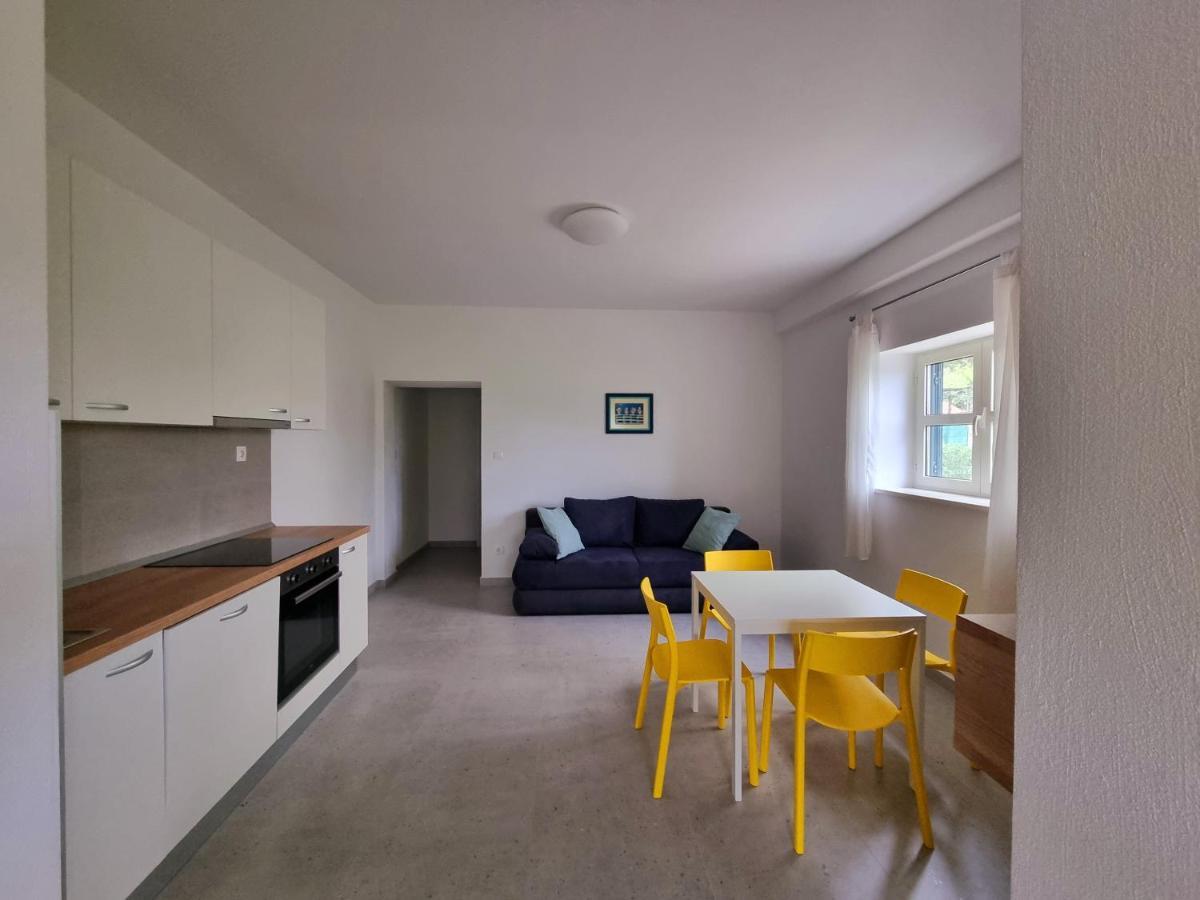 Apartments Iskra Duće Extérieur photo